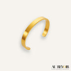 High quality bracelet with personalised engraved name  on it 